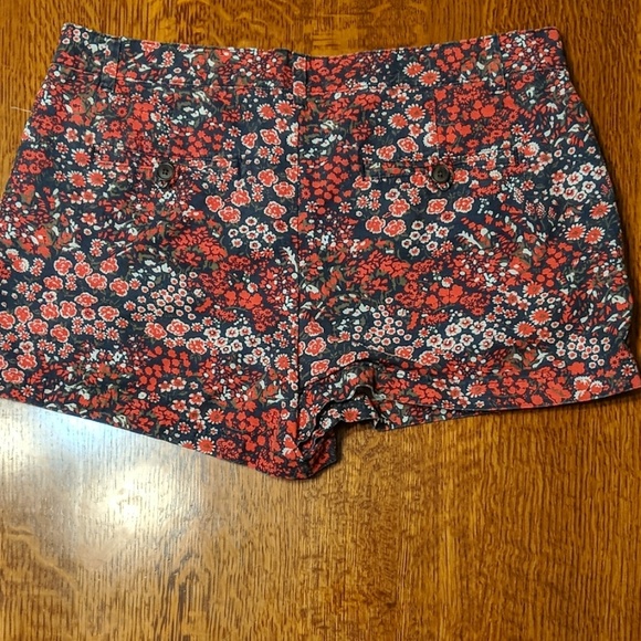 GAP - Picture 2 of 3